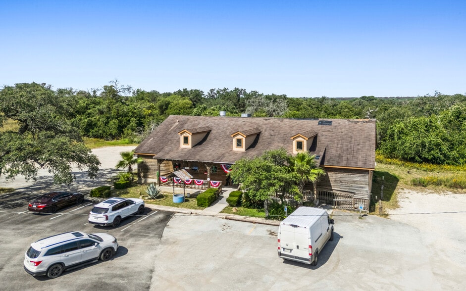 More Photos Of 8453 US Highway 181 N, Floresville Restaurant For Sale