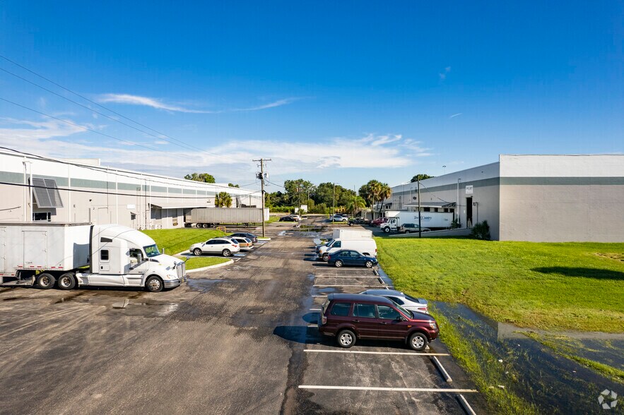 More Photos Of 5300 E Adamo Dr, Tampa Distribution For Lease
