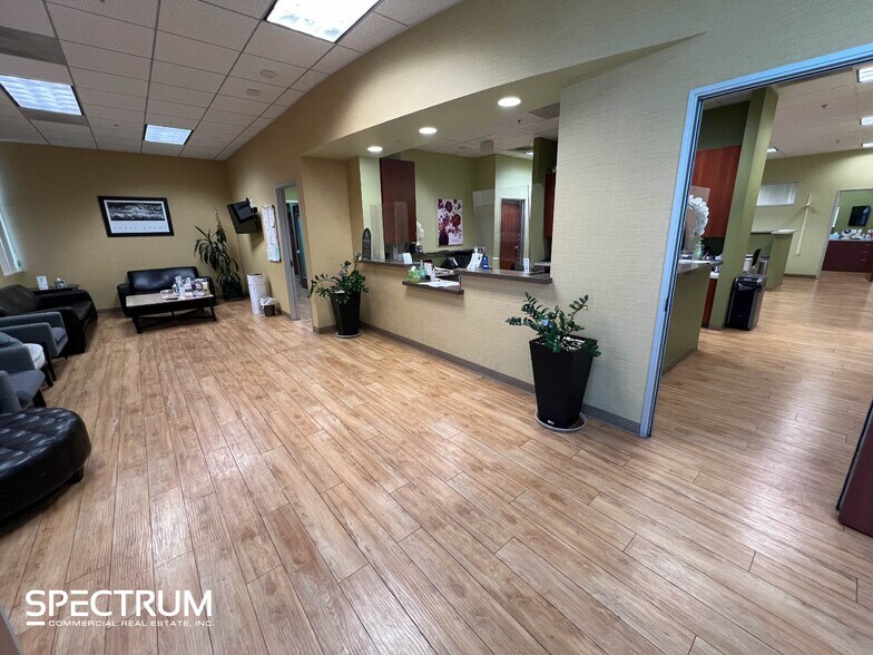 More Photos Of 21060 Centre Pointe Pky, Santa Clarita Medical For Sale