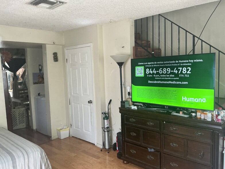 More Photos Of 16021 Olympiad Ln, Van Nuys Apartments For Sale