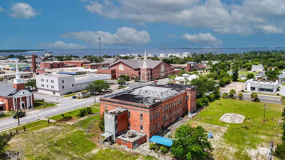 More Photos Of 101 E 7th St, Panama City Schools For Sale