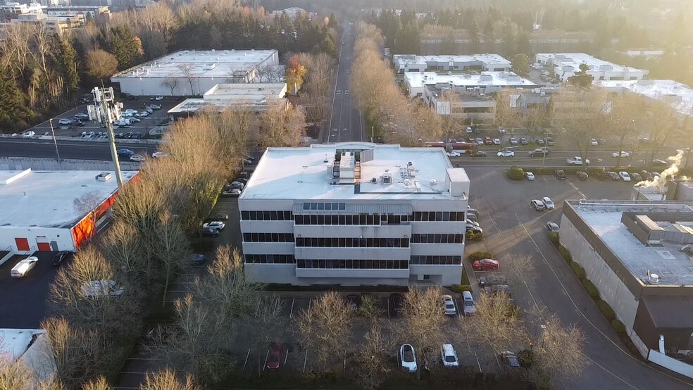 More Photos Of 15400 NE 90th St, Redmond Office For Lease