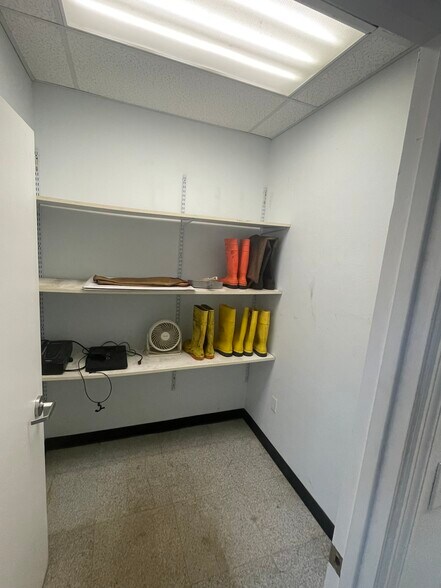 More Photos Of 875 Lakeview Dr, Deland Warehouse For Sale