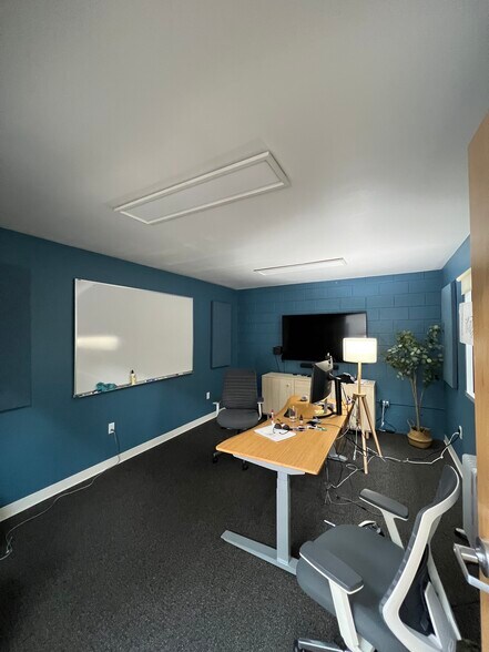 More Photos Of 5815 Fremont St, Oakland Warehouse For Lease