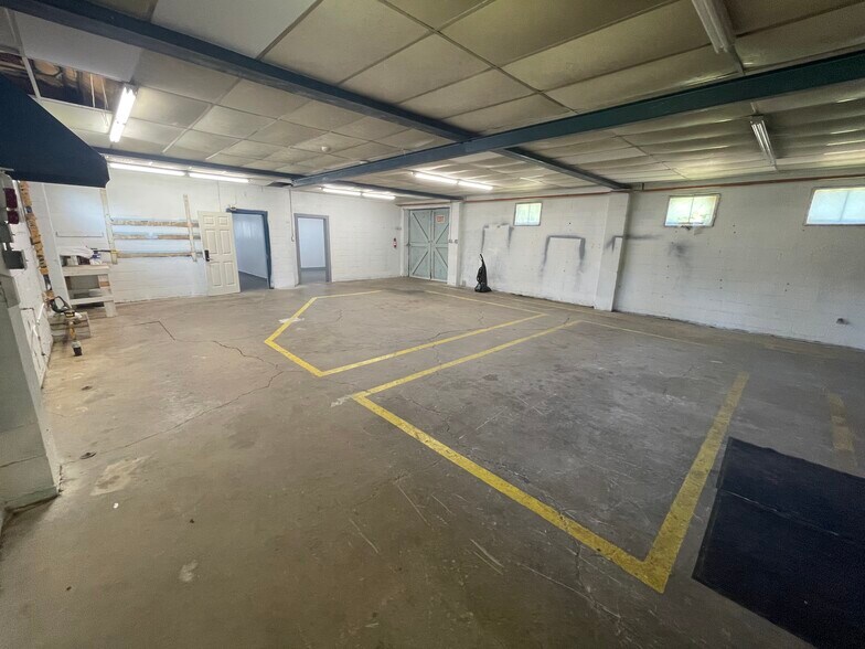 More Photos Of 10 Rhoda St, Farrell Flex For Lease