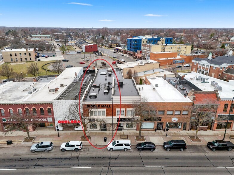 More Photos Of 2919 First St, Wyandotte General Retail For Lease