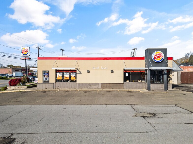 More Photos Of 230 W Main St, Batavia General Retail For Sale