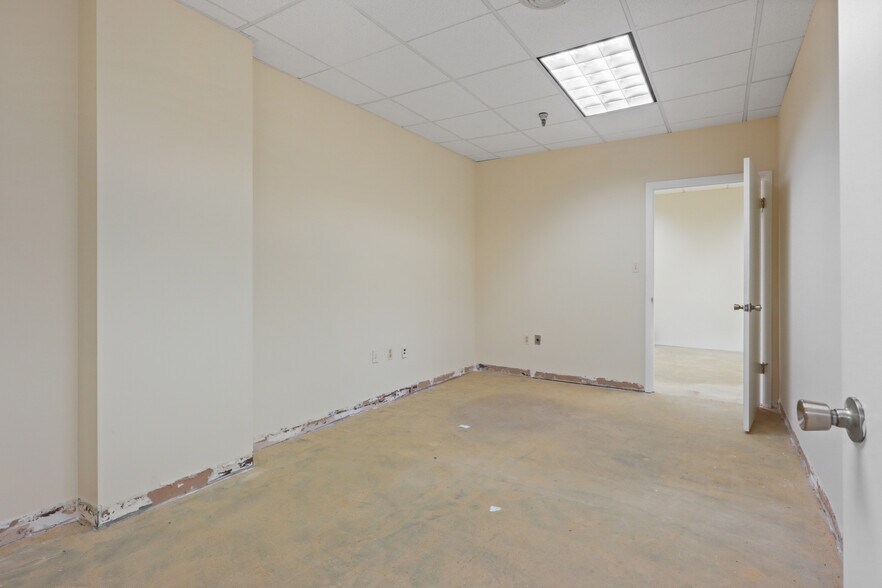 More Photos Of 339 Buschs Frontage Rd, Annapolis Medical For Sale