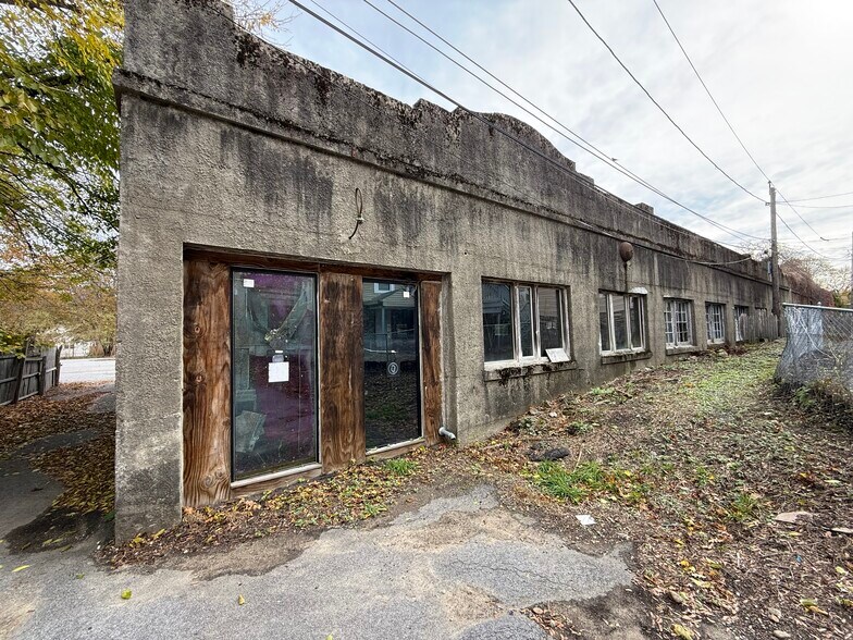 More Photos Of 22 Richmond Ave, Worcester Auto Repair For Sale