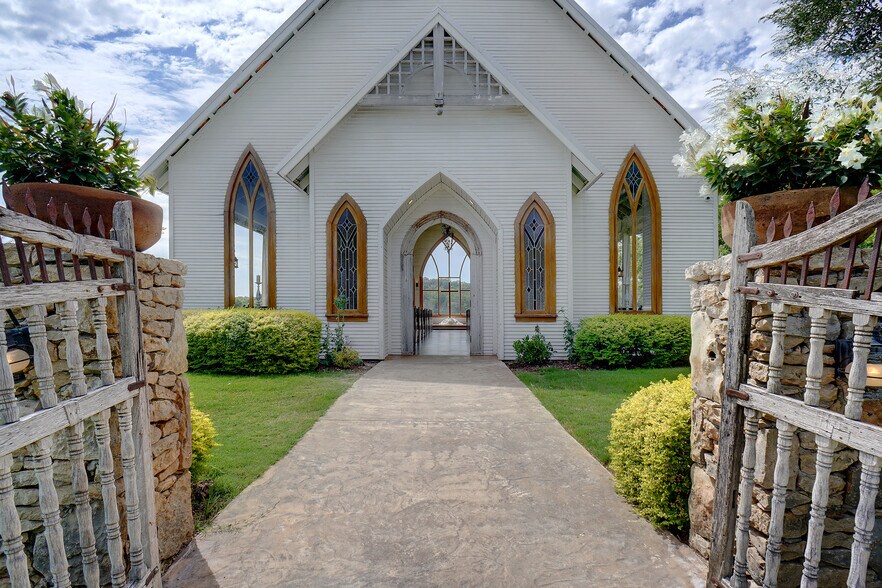 More Photos Of 3002 Azle Hwy, Weatherford Lodge Meeting Hall For Sale