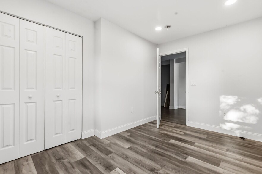 More Photos Of 2726 6th Ave W, Bradenton Serviced Offices For Sale