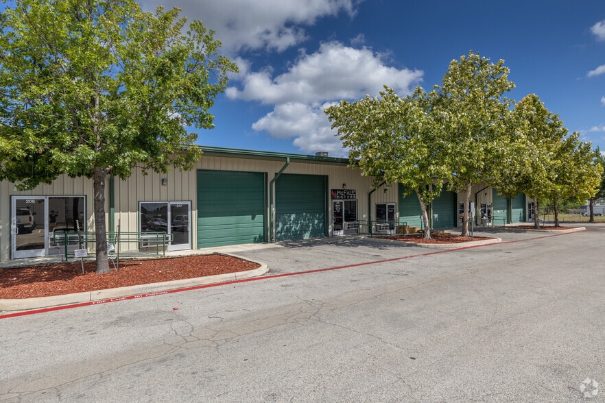 Primary Photo Of 540 Sandau Rd, San Antonio Light Manufacturing For Lease