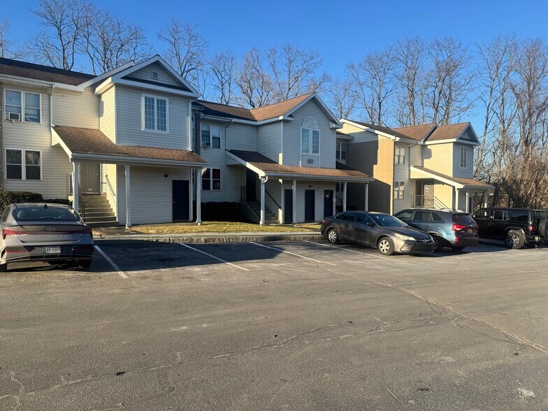 More Photos Of Capital Woods, Albany Apartments For Sale
