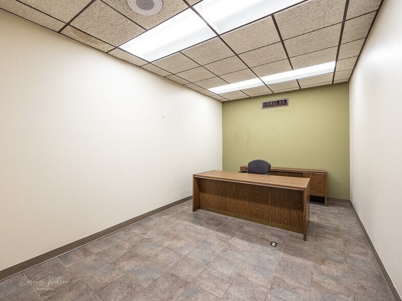 More Photos Of 23 Douglas Ave, Elgin Storefront Retail Office For Sale