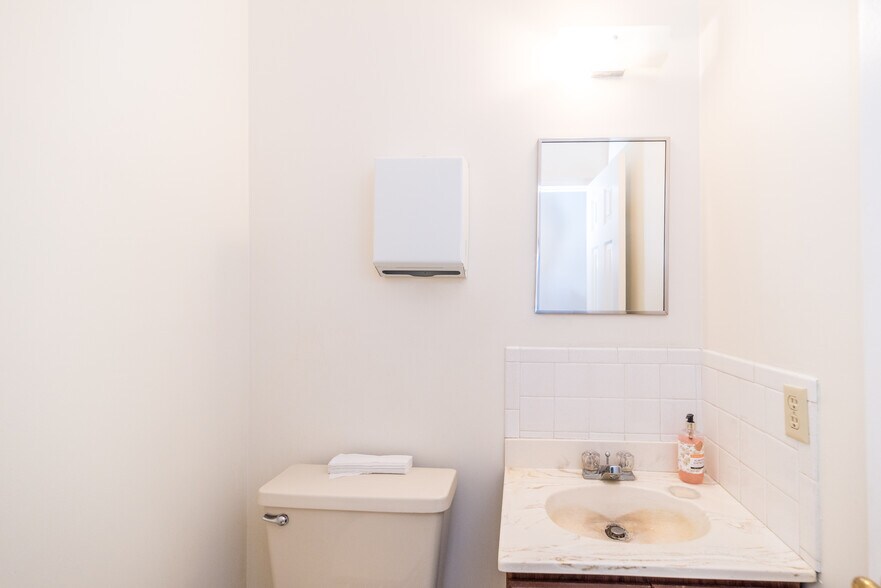 More Photos Of 301 S Main St, Doylestown Medical For Sale