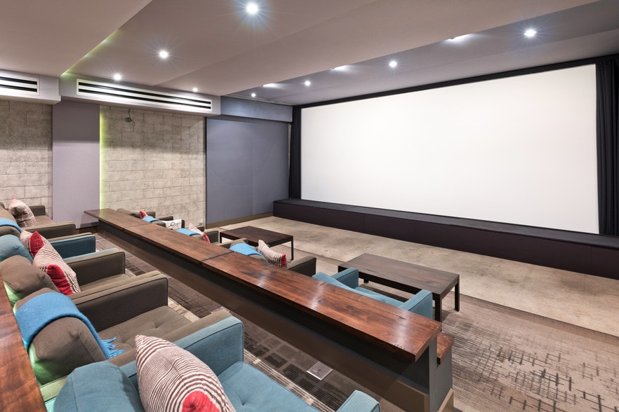 More Photos Of 5735 Melrose Ave, Los Angeles Loft Creative Space For Sale