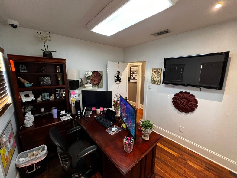 More Photos Of , Pflugerville Unknown For Sale