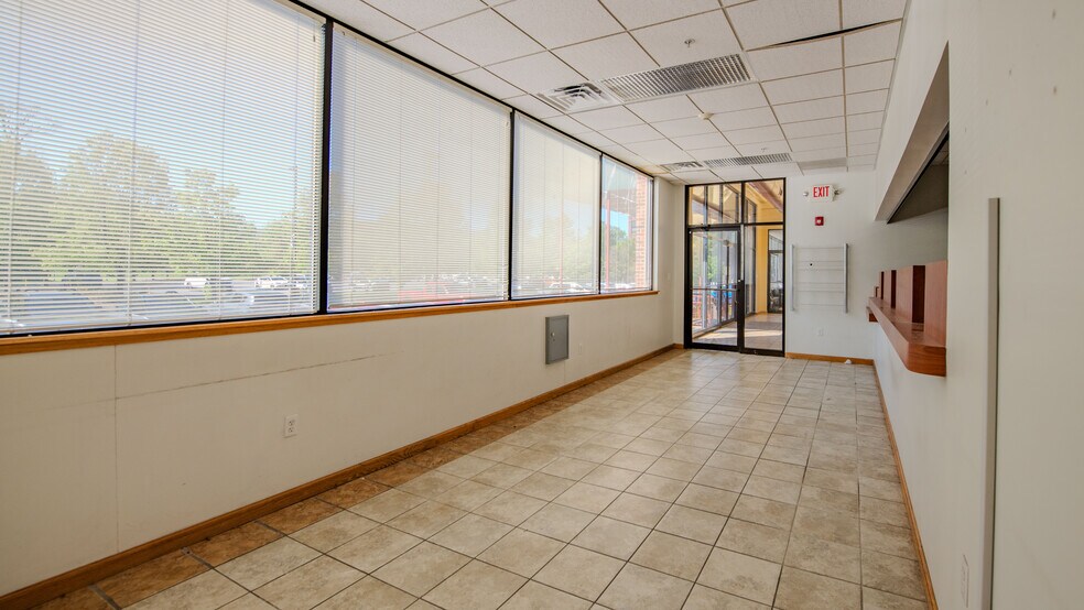 More Photos Of 1020 Commerce Park Dr, Williamsport Flex For Lease