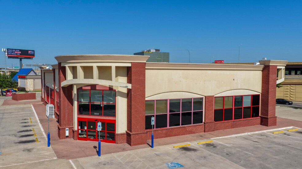 Primary Photo Of 2899 Forest Ln, Dallas Drugstore For Lease