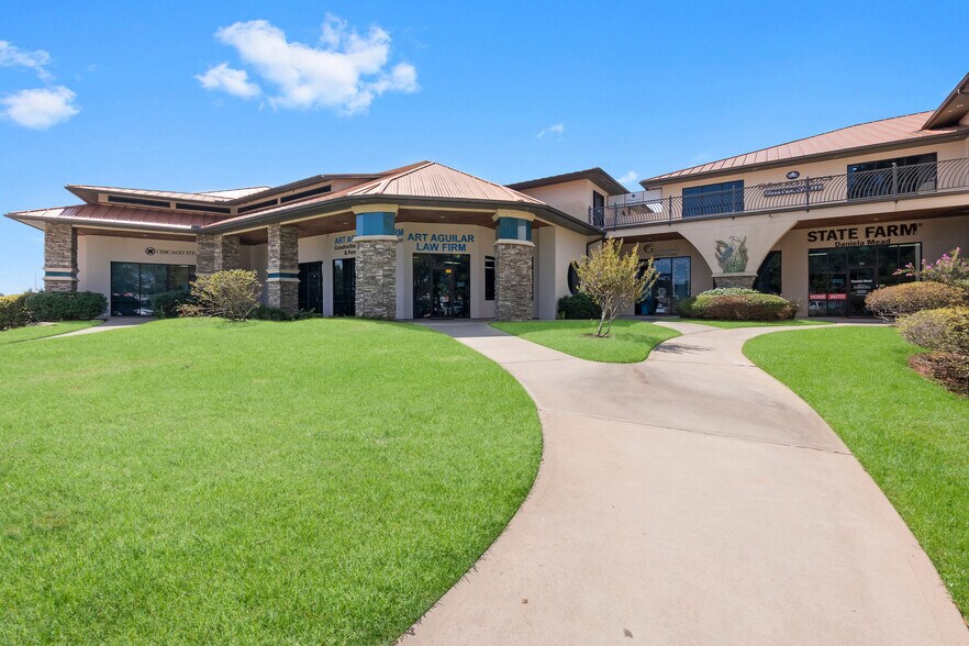 More Photos Of 18001 W Highway 105, Montgomery Medical For Lease