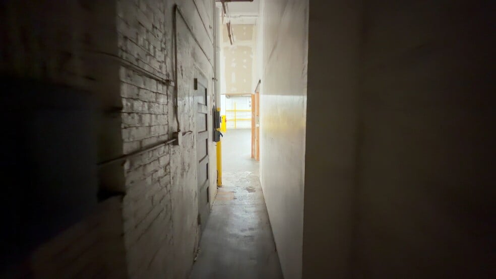 More Photos Of 529-545 Raymond Blvd, Newark Warehouse For Sale