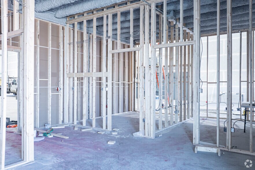More Photos Of 233193 Range Road 283, Calgary Manufacturing For Lease