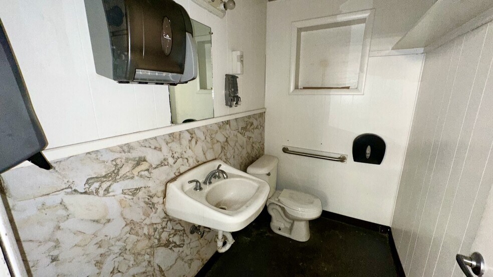 More Photos Of 3107 Spring Hill Ave, Mobile Freestanding For Sale