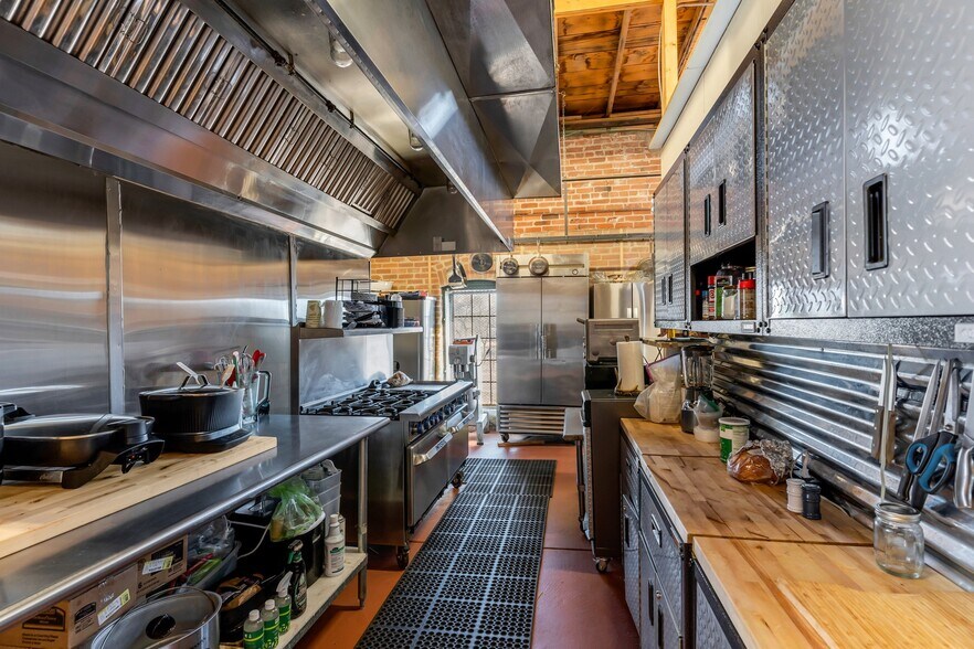 More Photos Of 708 Fremont St, Penrose Freestanding For Sale