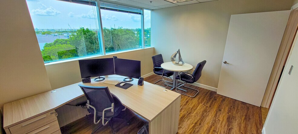More Photos Of 1111 Park Centre Blvd, Miami Gardens Office Residential For Lease