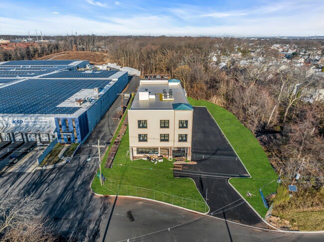 More Photos Of 374 Green St, Woodbridge Coworking Space