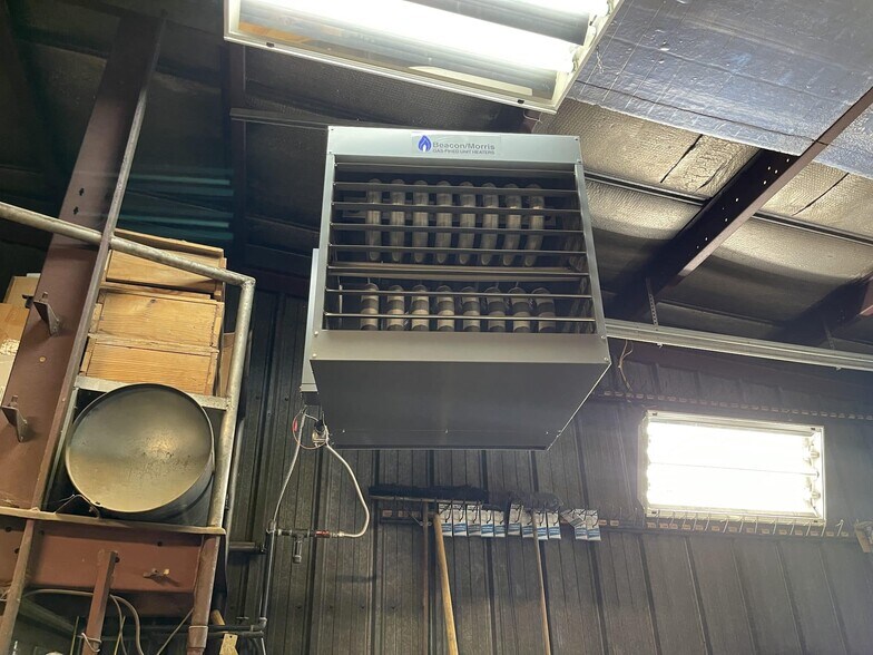 More Photos Of 1425 S Locust St, Centralia Office For Sale
