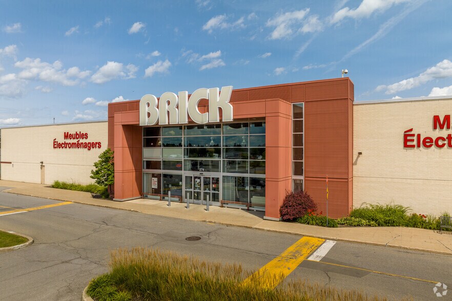 More Photos Of 250-400 Montée Des Pionniers, Terrebonne General Retail For Sale