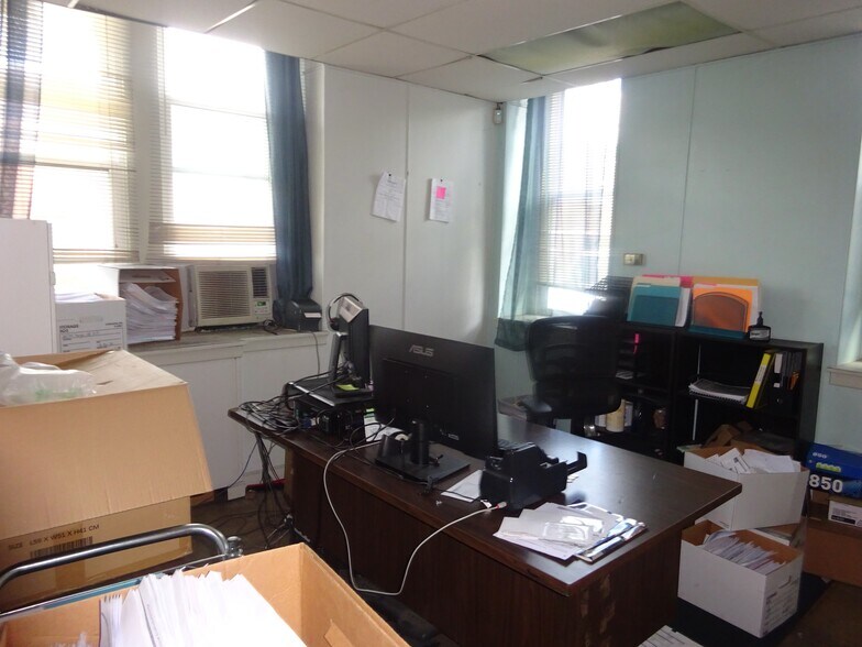 More Photos Of 3146 Marion St, Laureldale Manufacturing For Sale