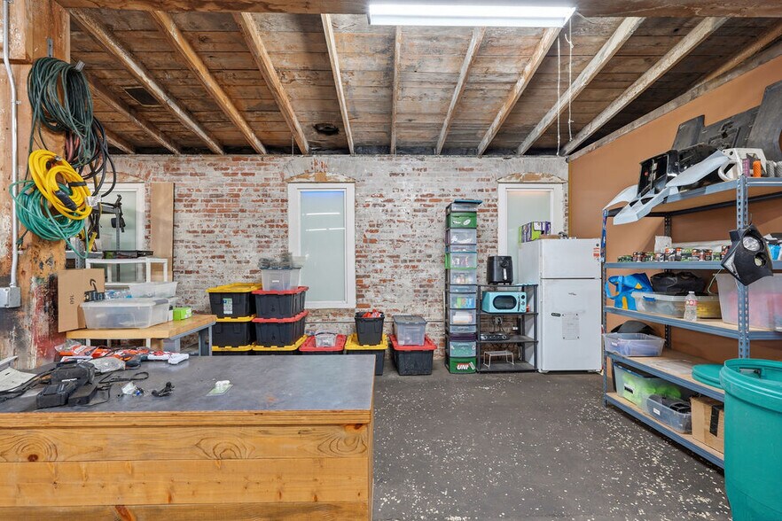 More Photos Of 1517 E Sprague Ave, Spokane Storefront Retail Office For Sale