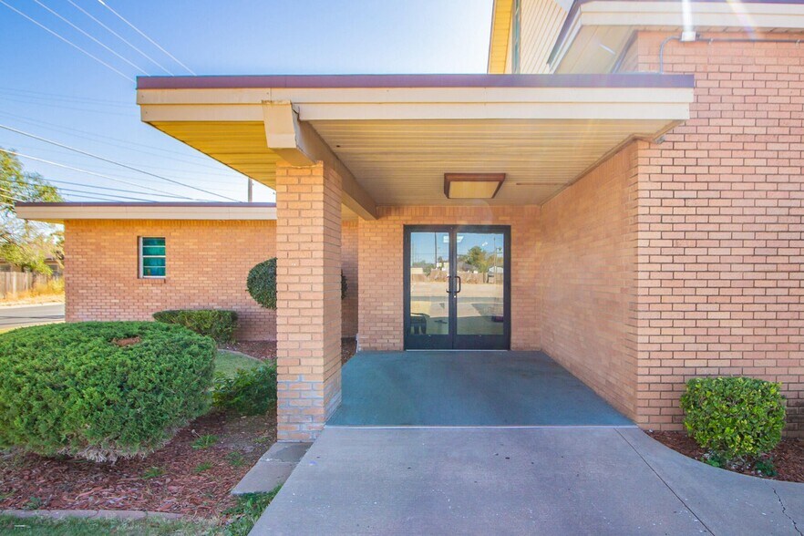 More Photos Of 1601 44th St, Lubbock Religious Facility For Sale