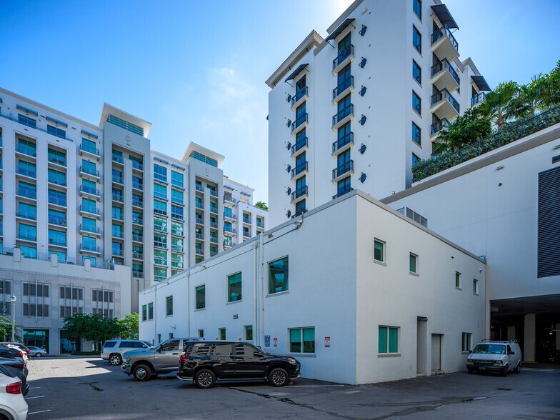 More Photos Of 4070-4090 Laguna St, Coral Gables Medical For Sale