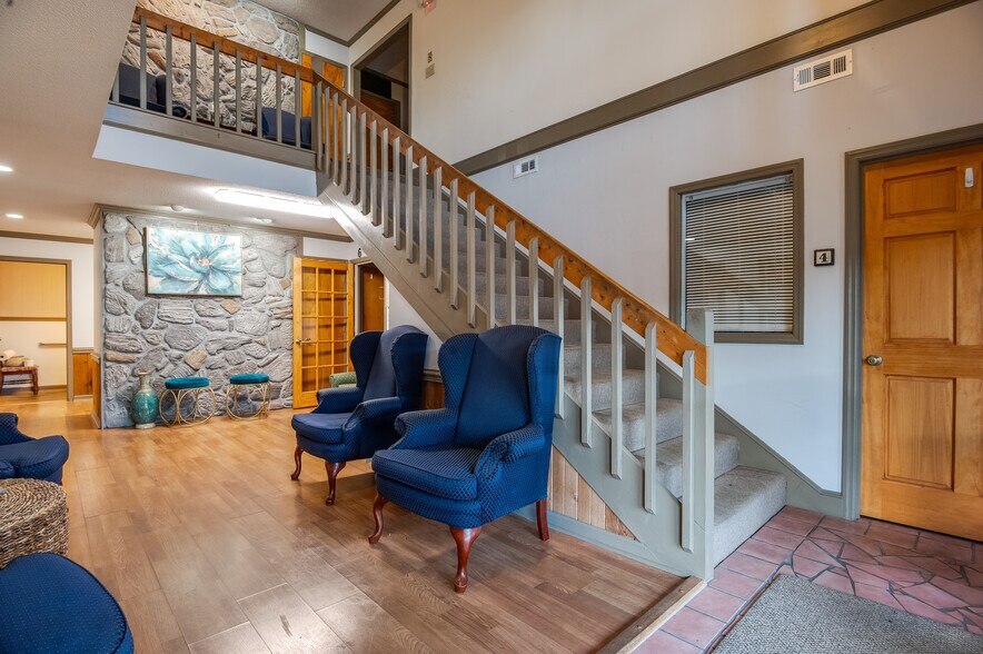 More Photos Of 411 Western Blvd, Jacksonville Office For Sale