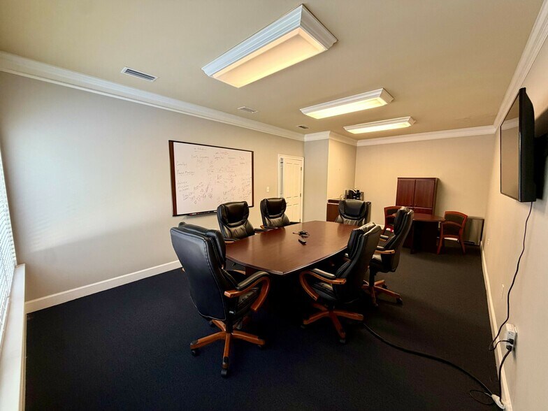 More Photos Of 1618 Mahan Center Blvd, Tallahassee Office For Sale