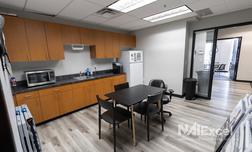 More Photos Of 6575 S Redwood Rd, Taylorsville Office For Lease