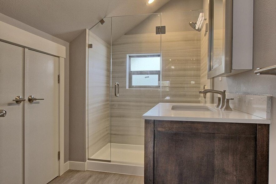 More Photos Of 2422 NE Glisan St, Portland Apartments For Sale