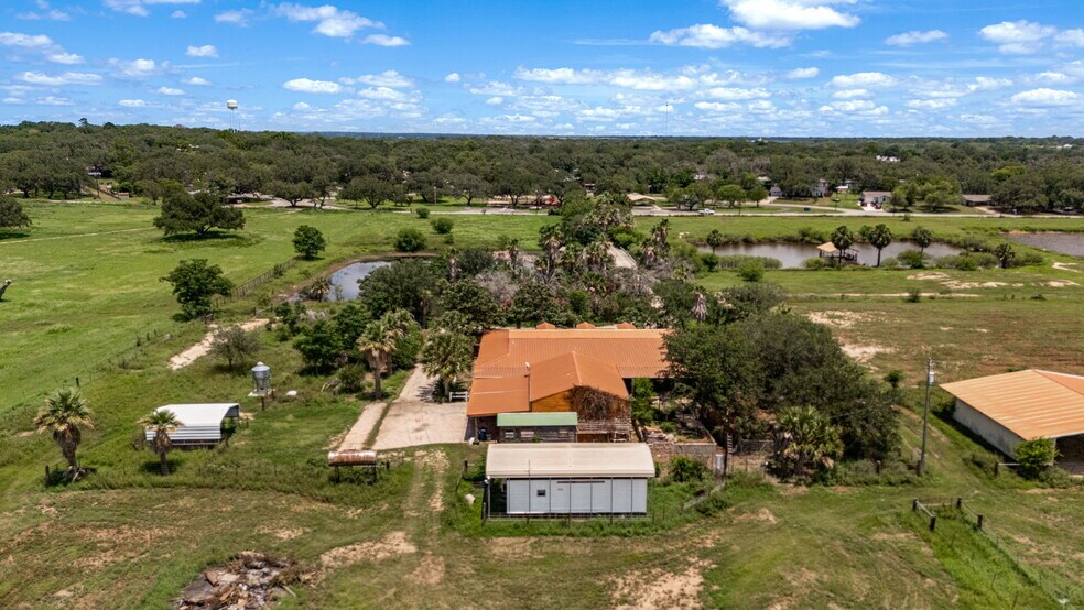 More Photos Of 1551 N Windy Knoll Dr, Devine Land For Sale