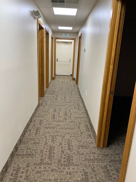 More Photos Of 2213 Shenango Valley Fwy, Hermitage Office For Lease