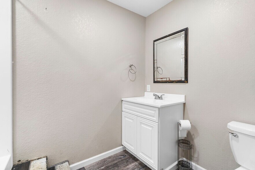 More Photos Of 17644 Highway 37, Garfield Warehouse For Sale