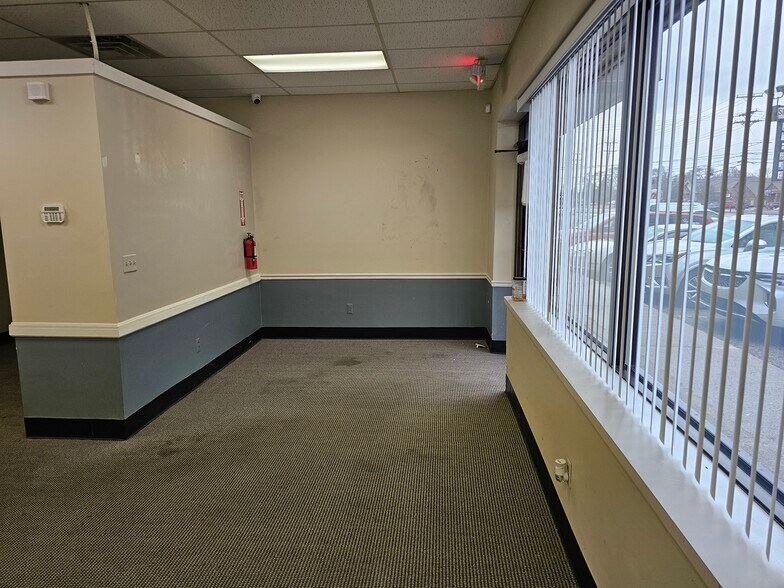 More Photos Of 47549-47567 Van Dyke Ave, Utica Unknown For Lease