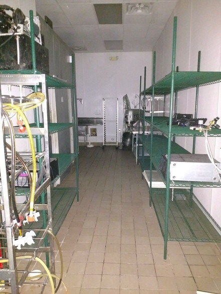 More Photos Of 2055 S Linden Rd, Flint Restaurant For Sale