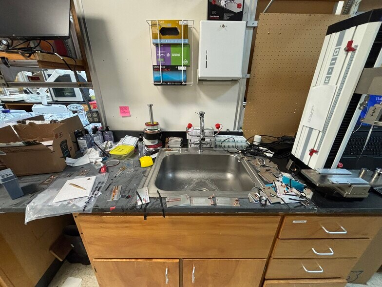 More Photos Of 1230 Bordeaux Dr, Sunnyvale Light Manufacturing For Lease