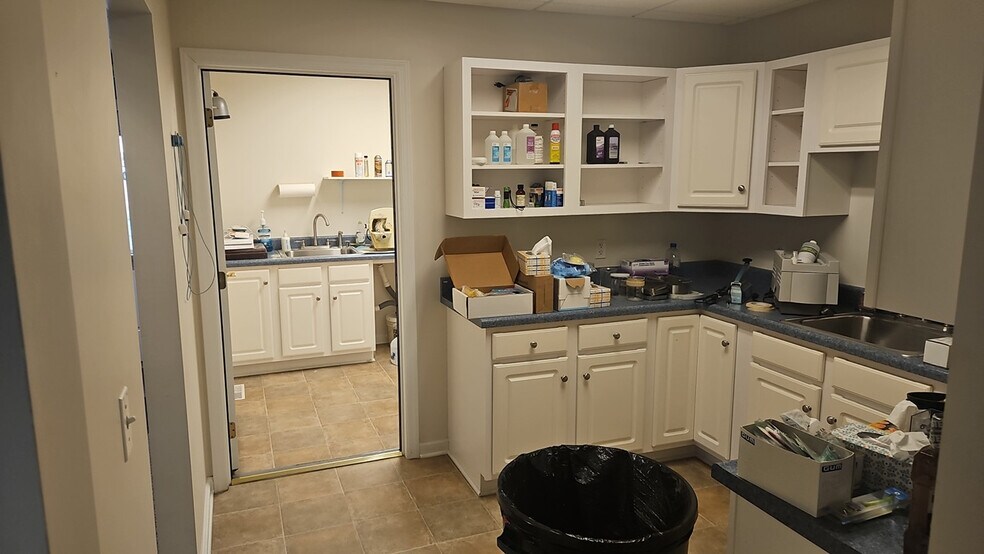 More Photos Of 1626 Getty Ave, Indiana Medical For Lease