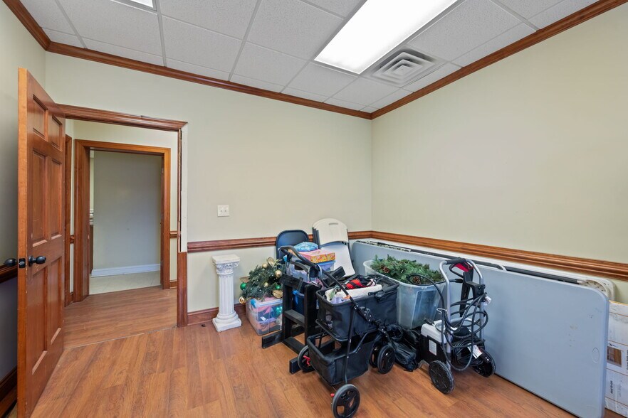 More Photos Of 441 Kinston Hwy, Richlands Office For Sale