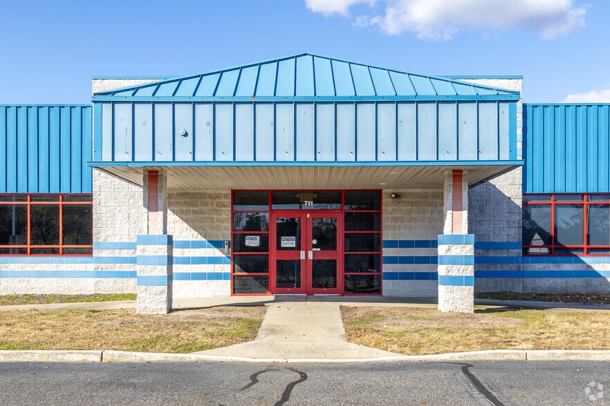 More Photos Of 711 N New Rd, Pleasantville Warehouse For Sale