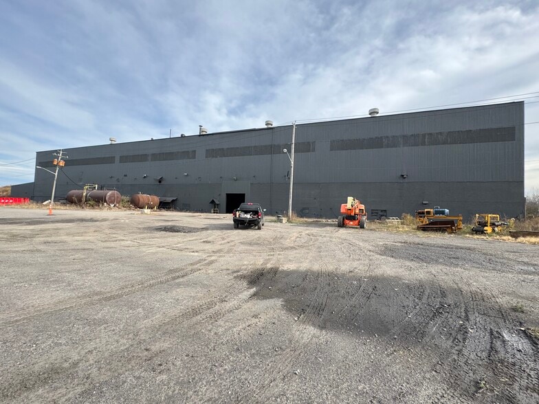 Primary Photo Of 3505 Hyde Park Blvd, Niagara Falls Warehouse For Lease